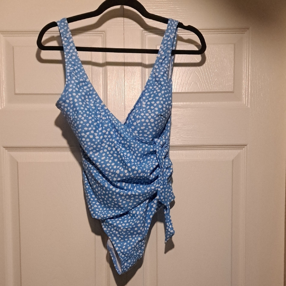 NEWπ Blue & White Polka Dot Swimsuit With fashionable thai tassel